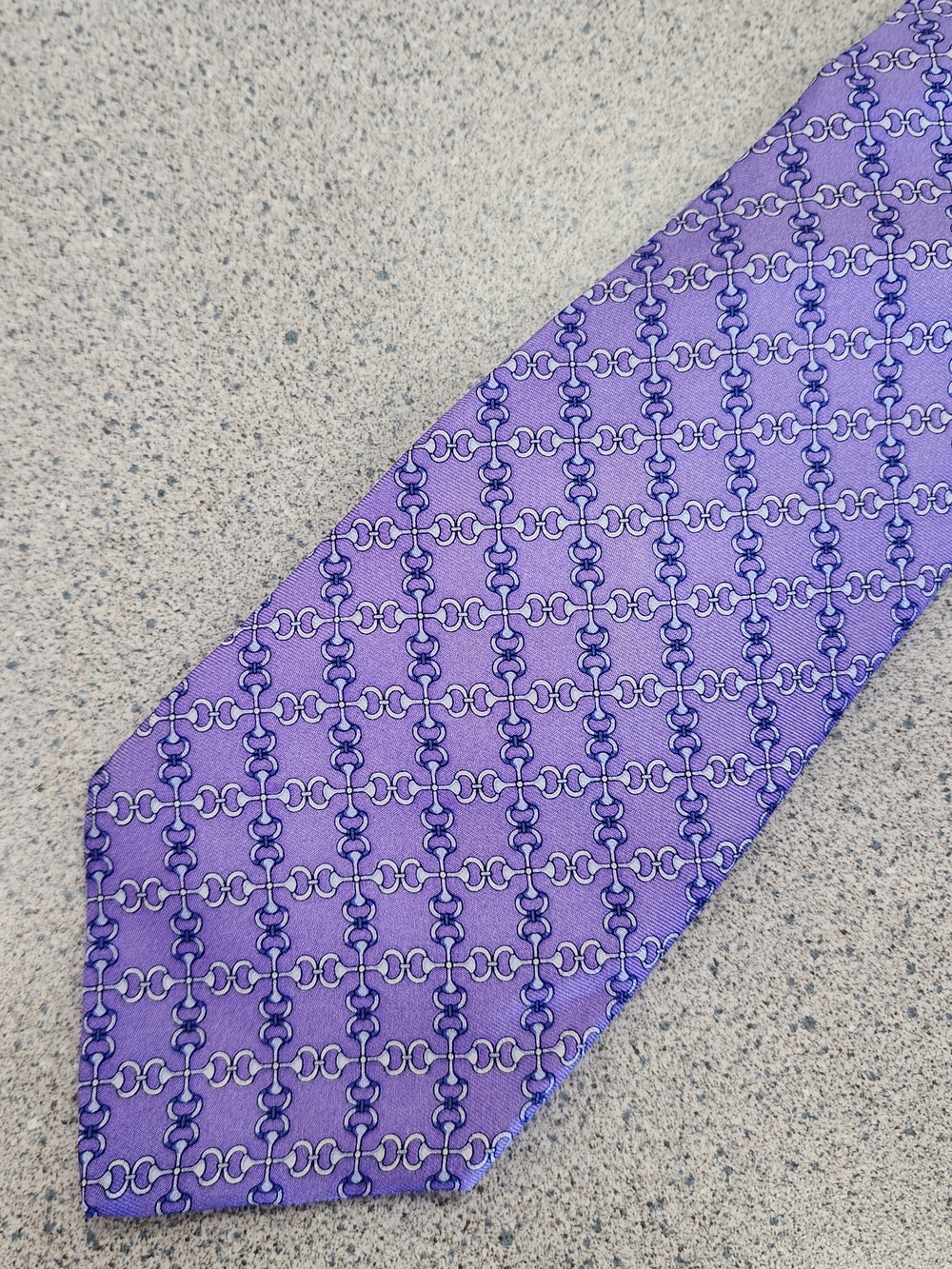 Brooks Brothers 346 Pure Silk Tie Lavender Purple Geometric Chain Link Pattern